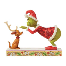Load image into Gallery viewer, Grinch by Jim Shore - 14cm/5.5&quot; Grinch Patting Max
